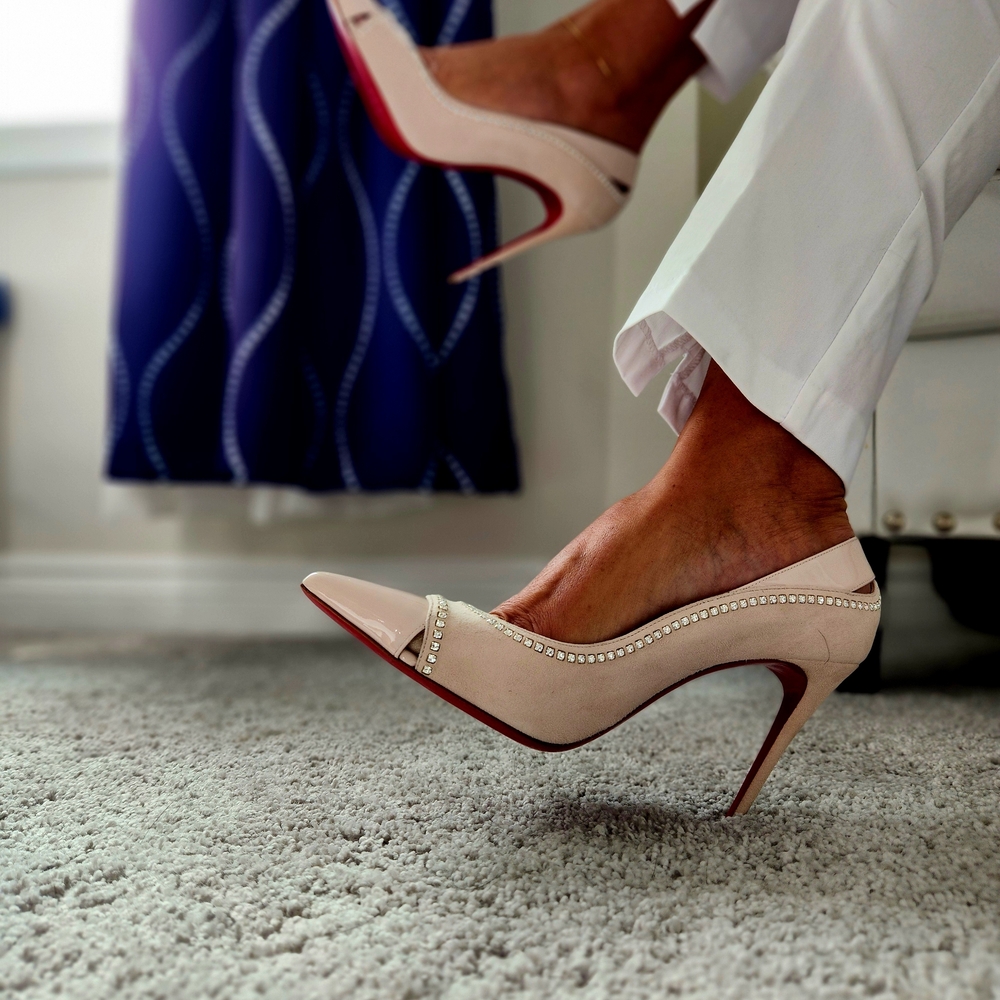 Brand New Christian Louboutin Beige Stiletto Heels with Sleek Design - Picture 4 of 5